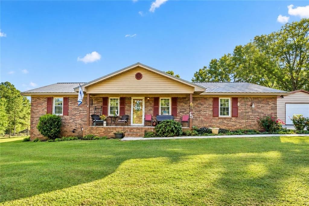 3 bedroom, 2 bathroom, 1,740 sq ft single family residence for sale at 790 Taylorsville Road, Aragon, GA 30104