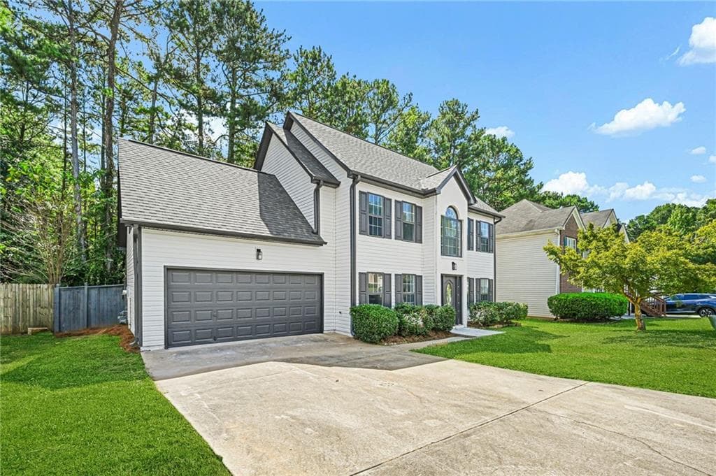 4 bedroom, 3 bathroom, 2,362 sq ft single family residence under contract at 5607 Mayfair Crossing Drive, Lithonia, GA 30038 — photo 2