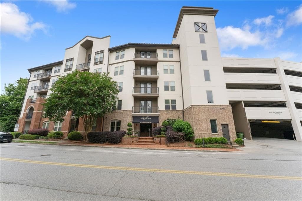 2 bedroom, 2 bathroom, 1,002 sq ft condominium for sale at 901 Abernathy Road 4120, Atlanta, GA 30328 — photo 2
