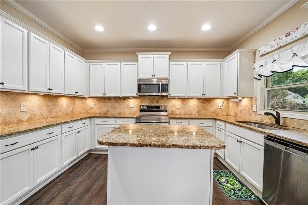 5 bedroom, 3 bathroom, 2,961 sq ft single family residence for sale at 7410 John Pirkle Drive, Cumming, GA 30028 — photo 10