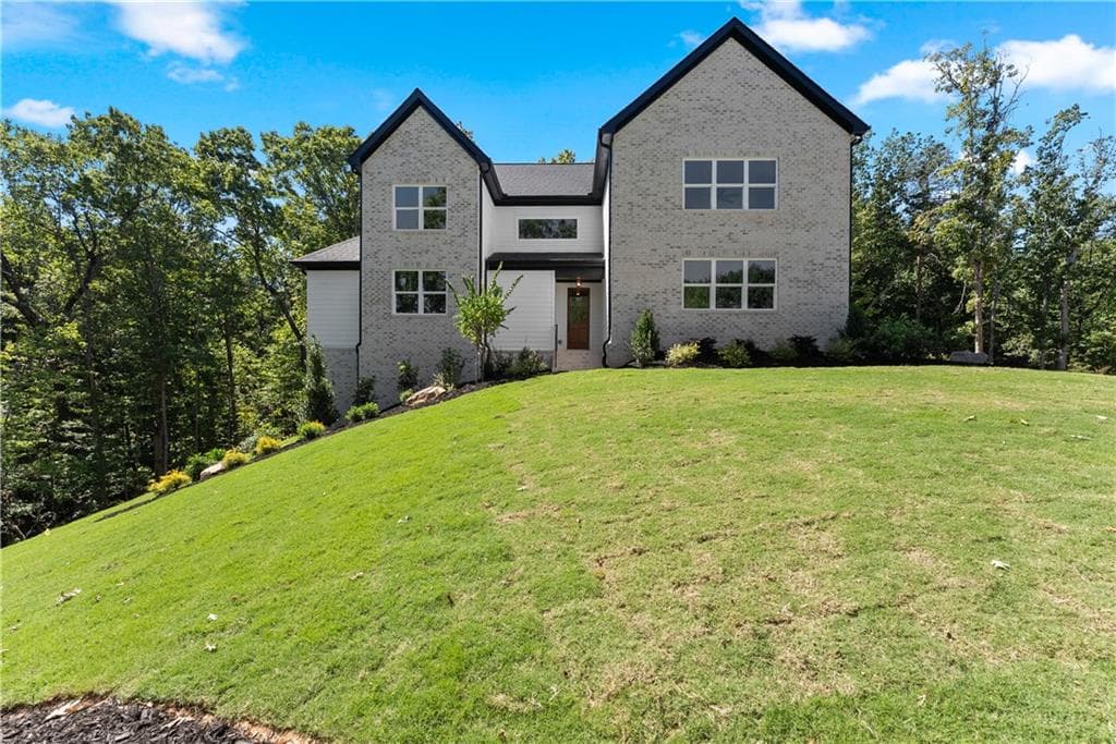 5 bedroom, 6 bathroom, 3,054 sq ft single family residence for sale at 136 Lakeview Way, Baldwin, GA 30511 — photo 3
