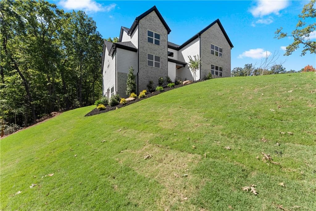 5 bedroom, 6 bathroom, 3,054 sq ft single family residence for sale at 136 Lakeview Way, Baldwin, GA 30511 — photo 5