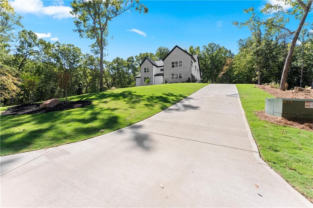 5 bedroom, 6 bathroom, 3,054 sq ft single family residence for sale at 136 Lakeview Way, Baldwin, GA 30511 — photo 8
