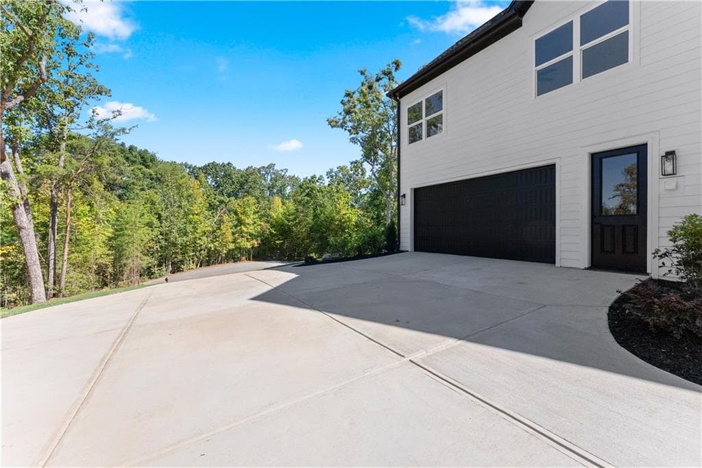 5 bedroom, 6 bathroom, 3,054 sq ft single family residence for sale at 136 Lakeview Way, Baldwin, GA 30511 — photo 9