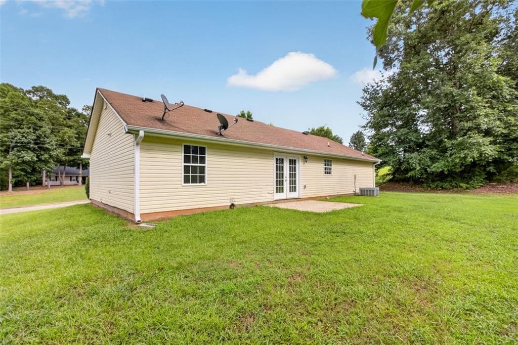4 bedroom, 2 bathroom, 1,528 sq ft single family residence for sale at 20 Hunters Keep, Covington, GA 30014 — photo 4