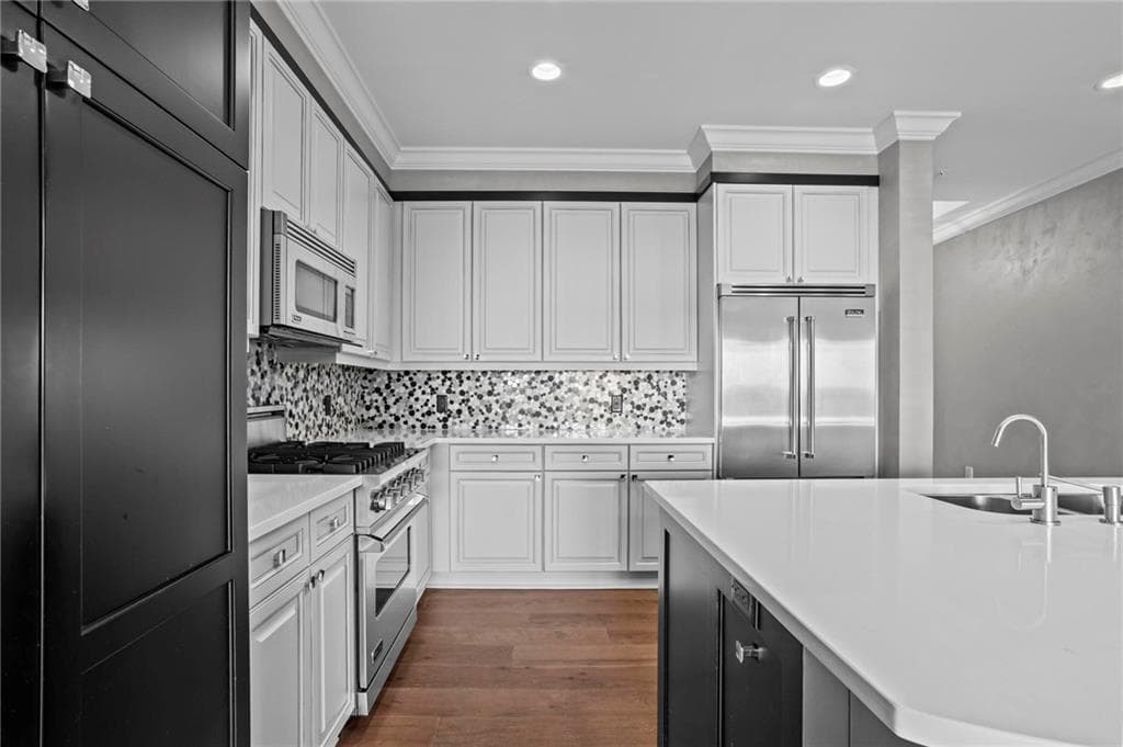 1 bedroom, 2 bathroom, 1,452 sq ft condominium for rent at 2950 Mount Wilkinson Parkway 605, Atlanta, GA 30339 for $4,200 a month — photo 6