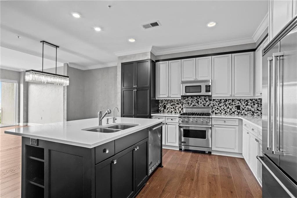 1 bedroom, 2 bathroom, 1,452 sq ft condominium for rent at 2950 Mount Wilkinson Parkway 605, Atlanta, GA 30339 for $4,200 a month — photo 7