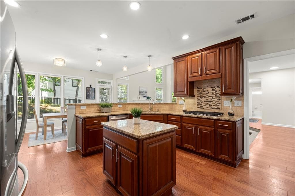 5 bedroom, 3 bathroom, 3,724 sq ft single family residence for sale at 1150 Timberline Place, Alpharetta, GA 30005 — photo 7