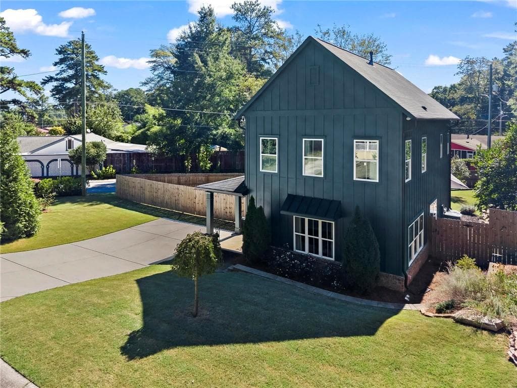 3 bedroom, 3 bathroom, 1,628 sq ft single family residence for sale at 195 Howard Street, Marietta, GA 30060 — photo 2