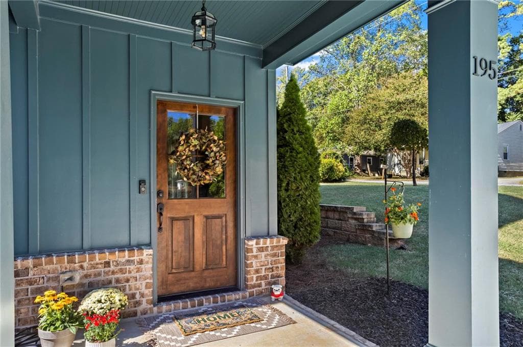 3 bedroom, 3 bathroom, 1,628 sq ft single family residence for sale at 195 Howard Street, Marietta, GA 30060 — photo 3