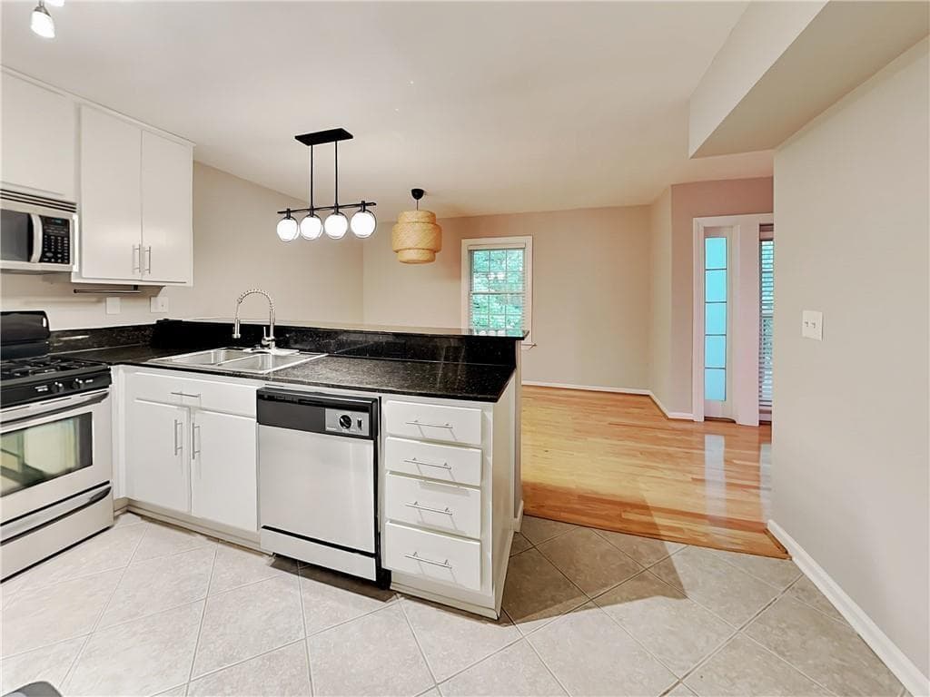 2 bedroom, 2 bathroom, 1,040 sq ft condominium for rent at 1445 Monroe Drive Apt F29, Atlanta, GA 30324 for $2,750 a month — photo 4