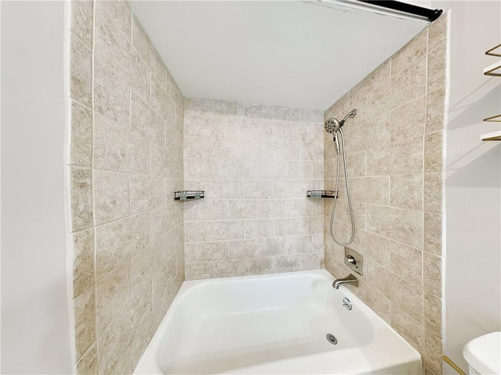2 bedroom, 2 bathroom, 1,040 sq ft condominium for rent at 1445 Monroe Drive Apt F29, Atlanta, GA 30324 for $2,750 a month — photo 8