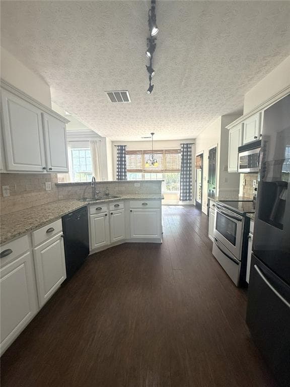 4 bedroom, 3 bathroom, 2,283 sq ft single family residence for rent at 5059 Weatherstone Drive, Buford, GA 30519 for $2,395 a month — photo 9
