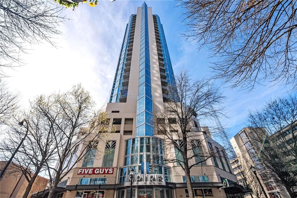 1 bedroom, 1 bathroom, 707 sq ft condominium for sale at 860 Peachtree Street 803, Atlanta, GA 30308