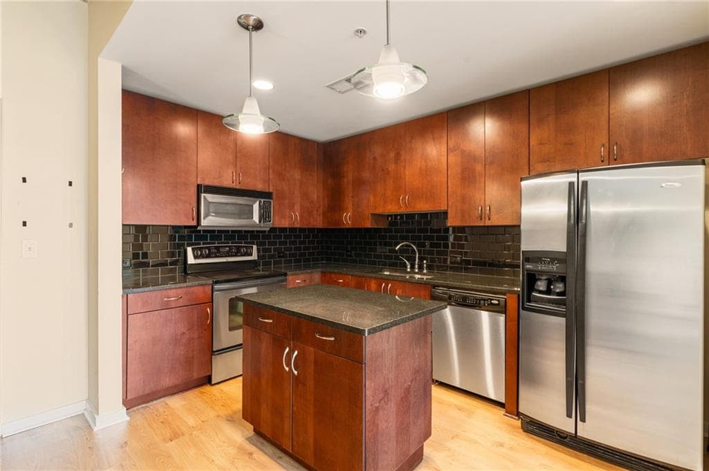 1 bedroom, 1 bathroom, 707 sq ft condominium for sale at 860 Peachtree Street 803, Atlanta, GA 30308 — photo 5