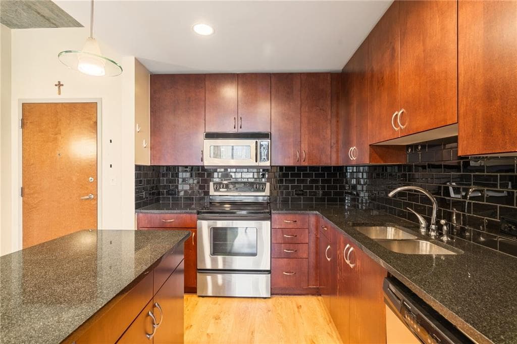1 bedroom, 1 bathroom, 707 sq ft condominium for sale at 860 Peachtree Street 803, Atlanta, GA 30308 — photo 6