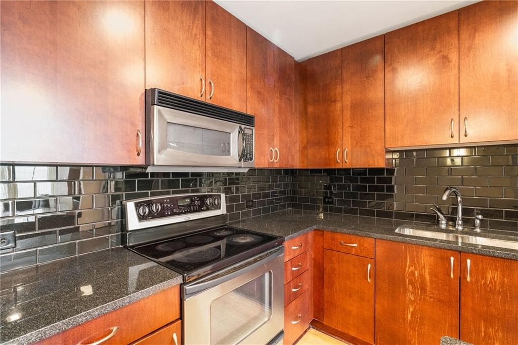 1 bedroom, 1 bathroom, 707 sq ft condominium for sale at 860 Peachtree Street 803, Atlanta, GA 30308 — photo 9