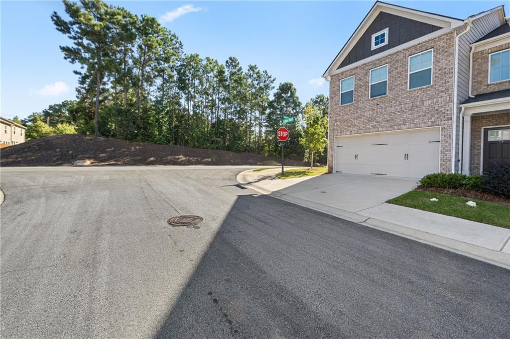 3 bedroom, 3 bathroom, 2,024 sq ft townhouse for rent at 7753 Lance Road, Fairburn, GA 30213 for $2,695 a month — photo 2