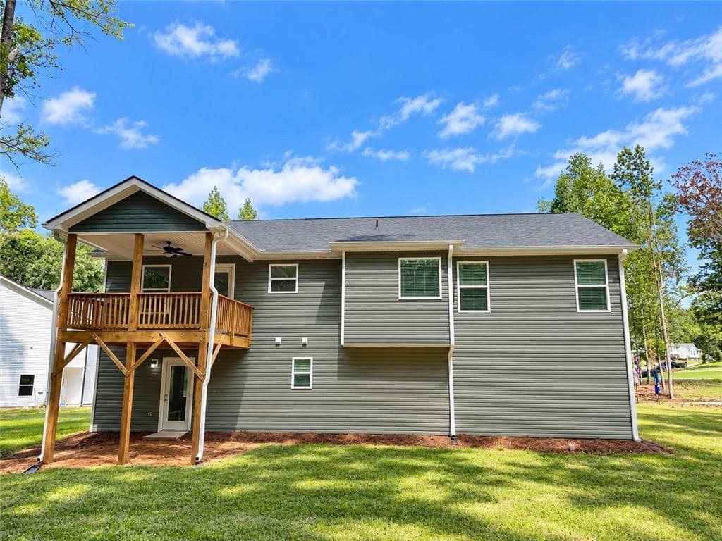 3 bedroom, 3 bathroom, 2,074 sq ft single family residence for sale at 5127 Bird Road, Gainesville, GA 30506 — photo 3