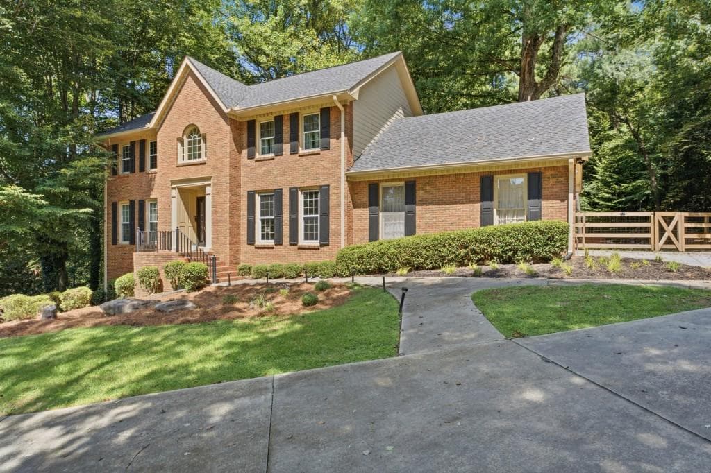 5 bedroom, 4 bathroom, 4,071 sq ft single family residence for sale at 3747 Coldstream Lane, Peachtree Corners, GA 30096 — photo 2