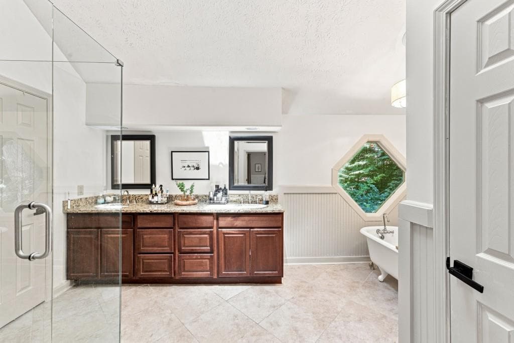 5 bedroom, 4 bathroom, 4,071 sq ft single family residence for sale at 3747 Coldstream Lane, Peachtree Corners, GA 30096 — photo 9