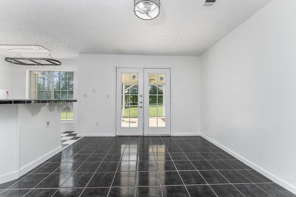 4 bedroom, 3 bathroom, 1,892 sq ft single family residence under contract at 7790 Wethersfield, Jonesboro, GA 30236 — photo 10
