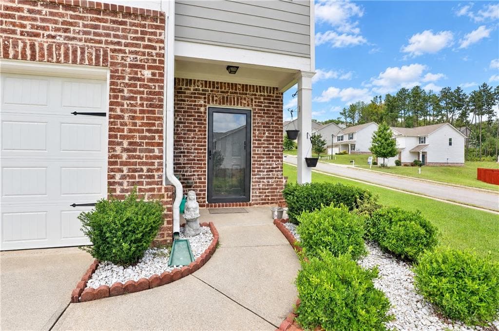 4 bedroom, 3 bathroom, 2,440 sq ft single family residence for sale at 309 Augusta Woods Drive, Villa Rica, GA 30180 — photo 4