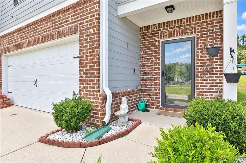 4 bedroom, 3 bathroom, 2,440 sq ft single family residence for sale at 309 Augusta Woods Drive, Villa Rica, GA 30180 — photo 5