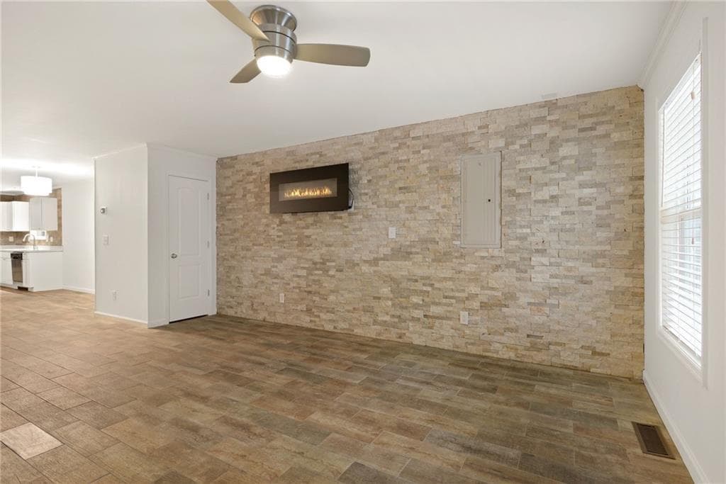 3 bedroom, 3 bathroom, 1,560 sq ft single family residence for sale at 1012 Mcdaniel Street, Atlanta, GA 30310 — photo 4