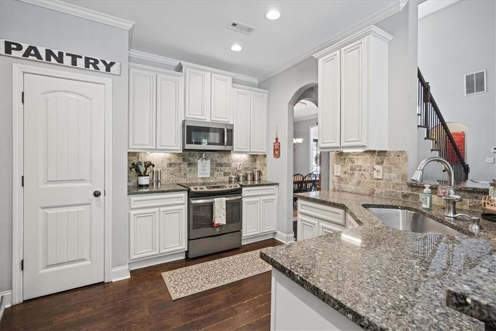 4 bedroom, 3 bathroom, 2,229 sq ft single family residence for sale at 1527 Tibbitts Road, Dallas, GA 30132 — photo 2