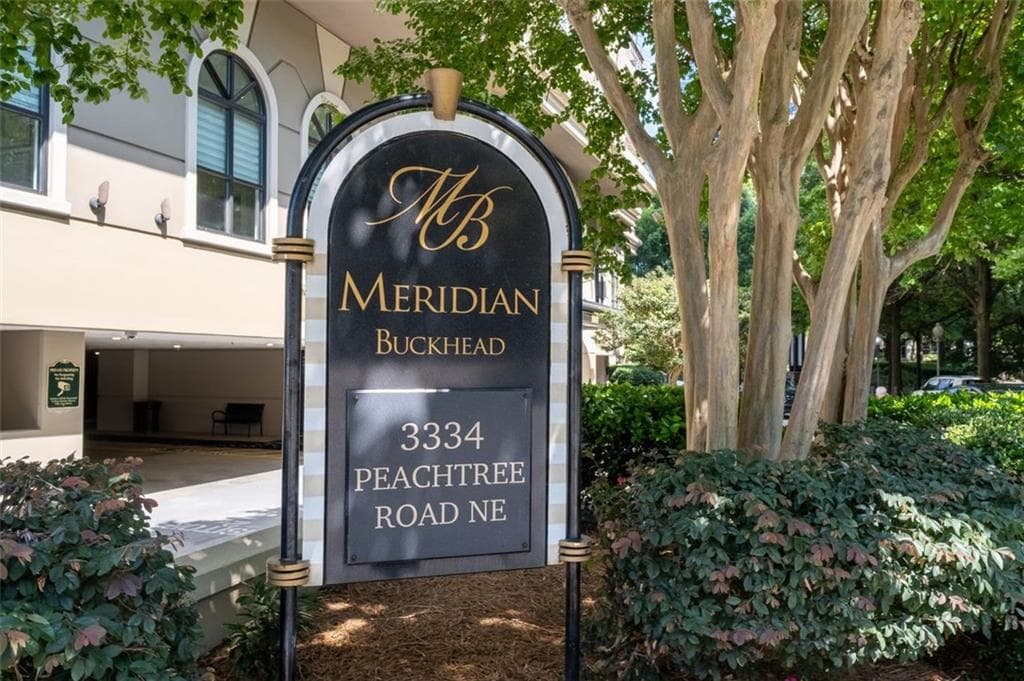 2 bedroom, 2 bathroom, 1,424 sq ft condominium for sale at 3334 Peachtree Road 103, Atlanta, GA 30326 — photo 8