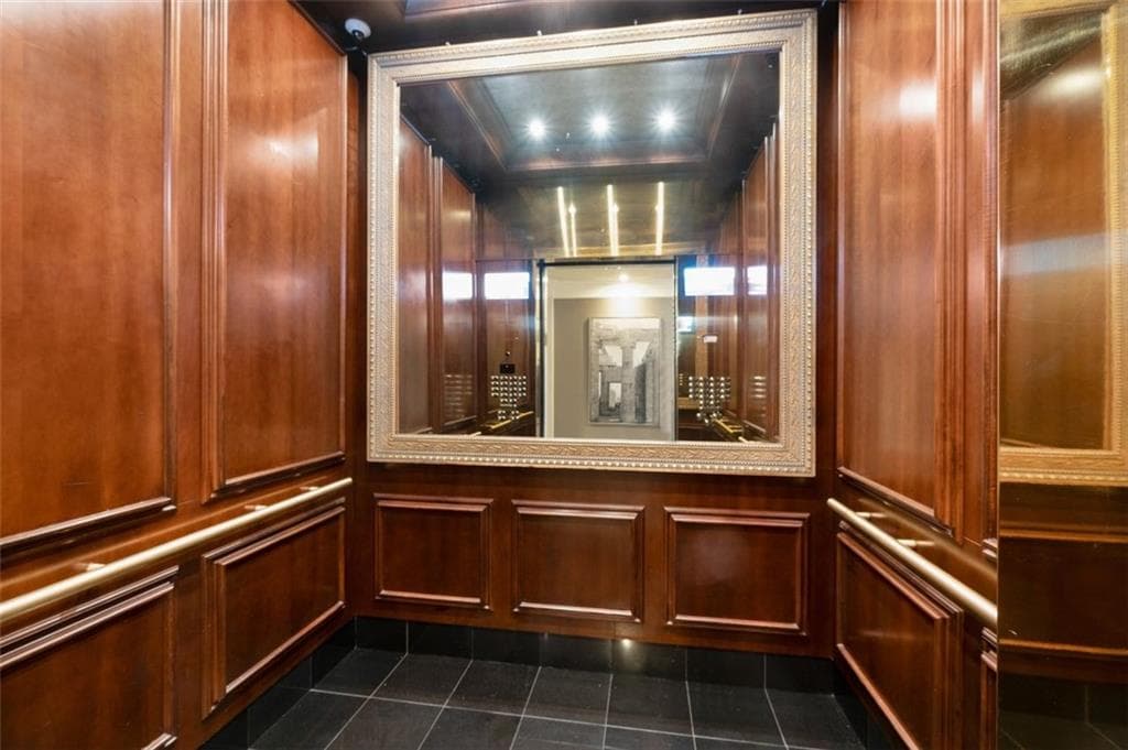 2 bedroom, 2 bathroom, 1,424 sq ft condominium for sale at 3334 Peachtree Road 103, Atlanta, GA 30326 — photo 9