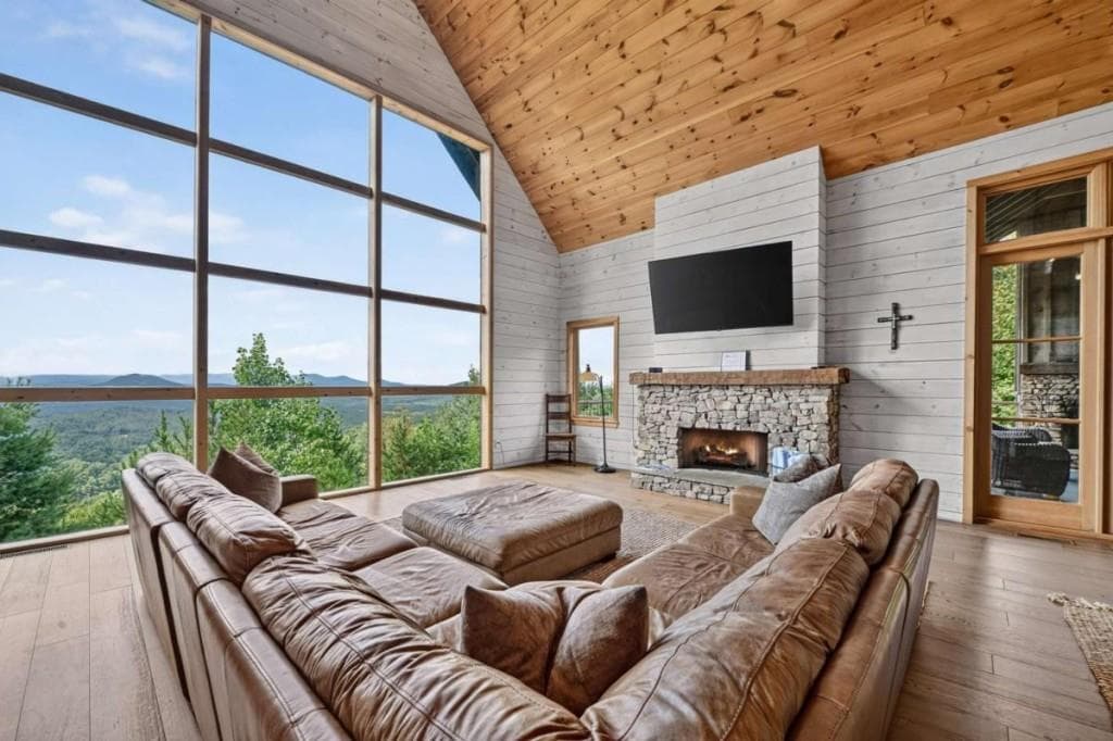 5 bedroom, 3 bathroom, 3,900 sq ft single family residence for sale at 120 Ada Ridge Road, Mineral Bluff, GA 30559 — photo 4
