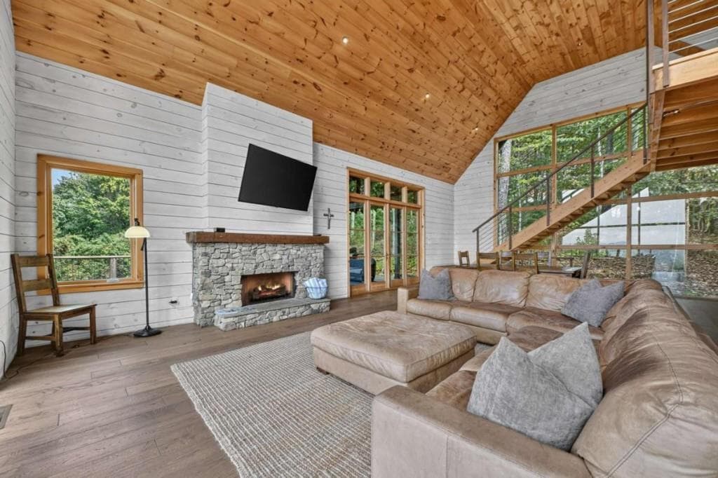 5 bedroom, 3 bathroom, 3,900 sq ft single family residence for sale at 120 Ada Ridge Road, Mineral Bluff, GA 30559 — photo 7