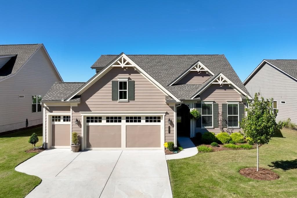 3 bedroom, 2 bathroom, 2,401 sq ft single family residence for sale at 442 Huron Lane, Hoschton, GA 30548