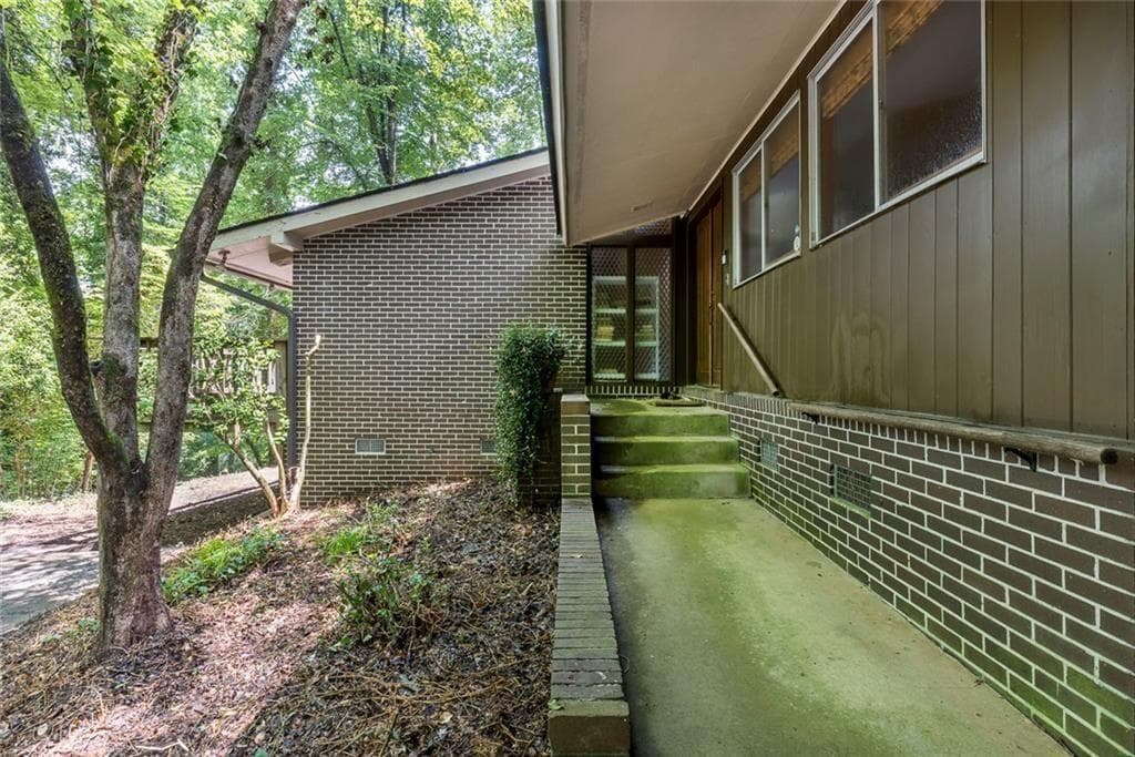 4 bedroom, 3 bathroom, 2,512 sq ft single family residence for sale at 4961 Rebel Trail, Atlanta, GA 30327 — photo 5