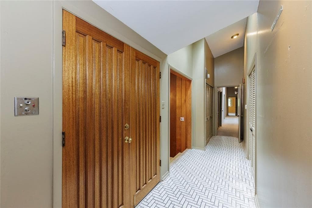 4 bedroom, 3 bathroom, 2,512 sq ft single family residence for sale at 4961 Rebel Trail, Atlanta, GA 30327 — photo 7