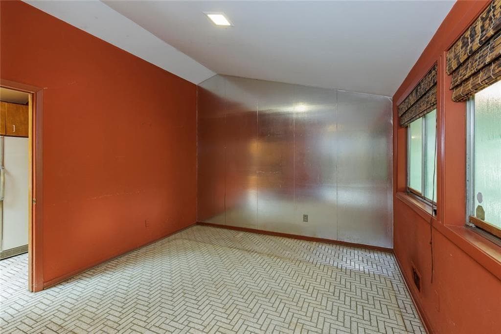 4 bedroom, 3 bathroom, 2,512 sq ft single family residence for sale at 4961 Rebel Trail, Atlanta, GA 30327 — photo 8