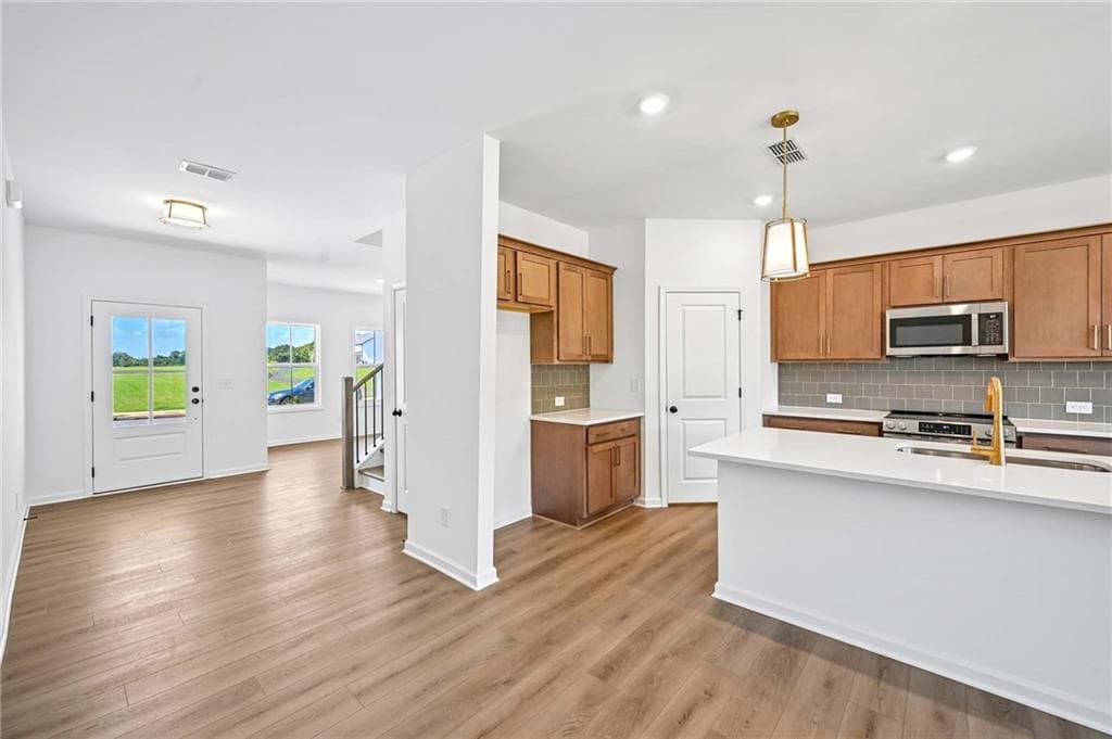 5 bedroom, 4 bathroom, 2,801 sq ft single family residence for sale at 107 Candler Trace, Cartersville, GA 30120 — photo 8
