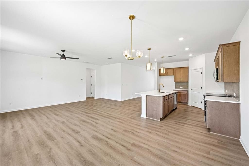 5 bedroom, 4 bathroom, 2,801 sq ft single family residence for sale at 107 Candler Trace, Cartersville, GA 30120 — photo 10