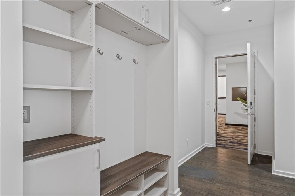 2 bedroom, 3 bathroom, 2,188 sq ft condominium for sale at 1418 Dresden Drive 300, Atlanta, GA 30319 — photo 4