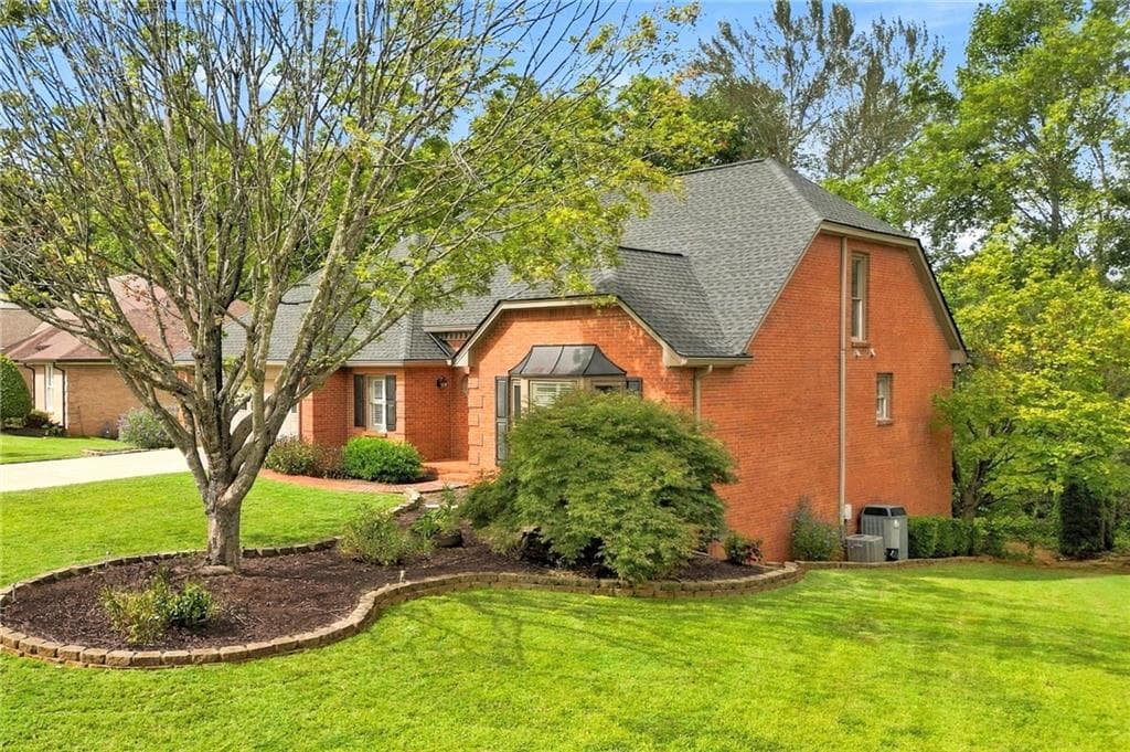 3 bedroom, 4 bathroom, 4,460 sq ft single family residence for sale at 360 Stepping Stone Drive, Alpharetta, GA 30004 — photo 2