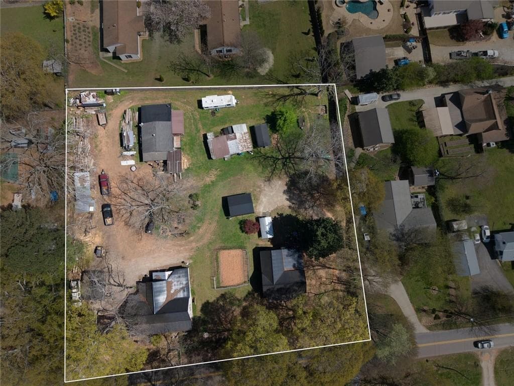 2 bedroom, 1 bathroom, 1,173 sq ft single family residence for sale at 5408 Spring Street, Flowery Branch, GA 30542 — photo 4