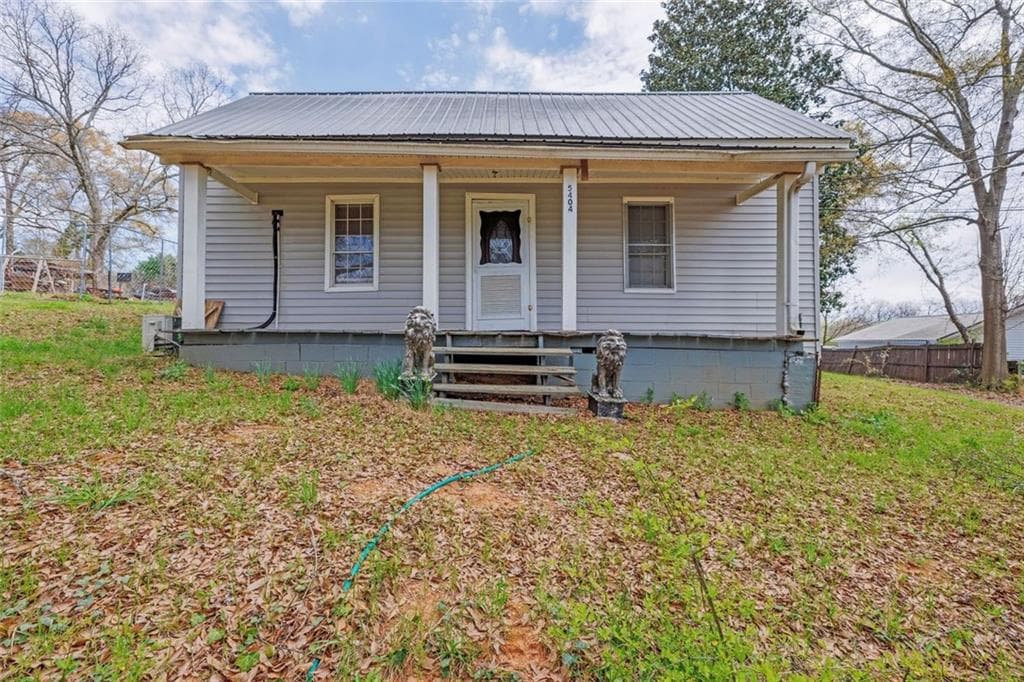 2 bedroom, 1 bathroom, 1,173 sq ft single family residence for sale at 5408 Spring Street, Flowery Branch, GA 30542 — photo 8