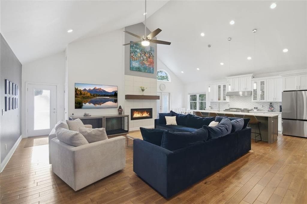 6 bedroom, 5 bathroom, 3,674 sq ft single family residence for sale at 5384 Harris Circle, Dunwoody, GA 30338 — photo 4
