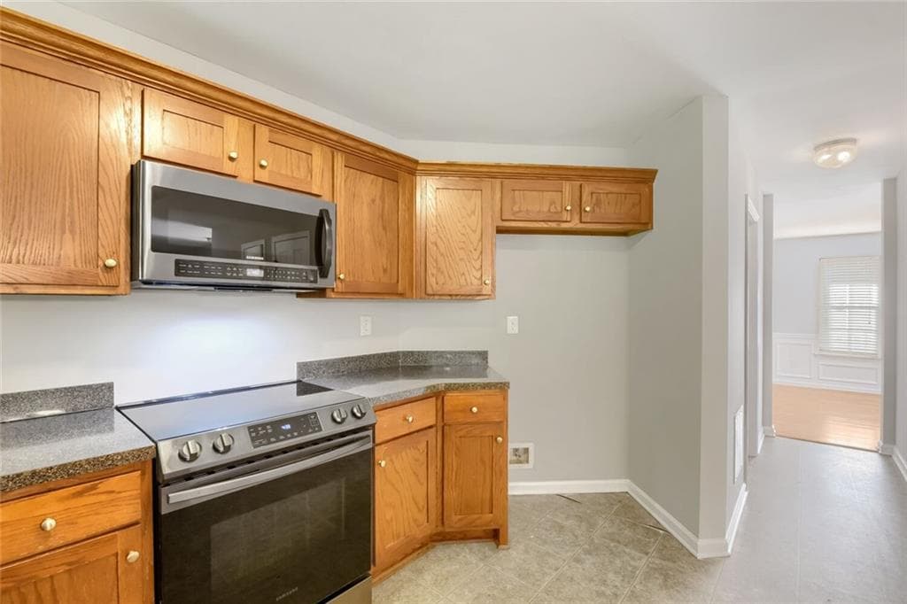 3 bedroom, 3 bathroom, 2,225 sq ft single family residence for sale at 395 Sandy Ridge Road, Mcdonough, GA 30252 — photo 10