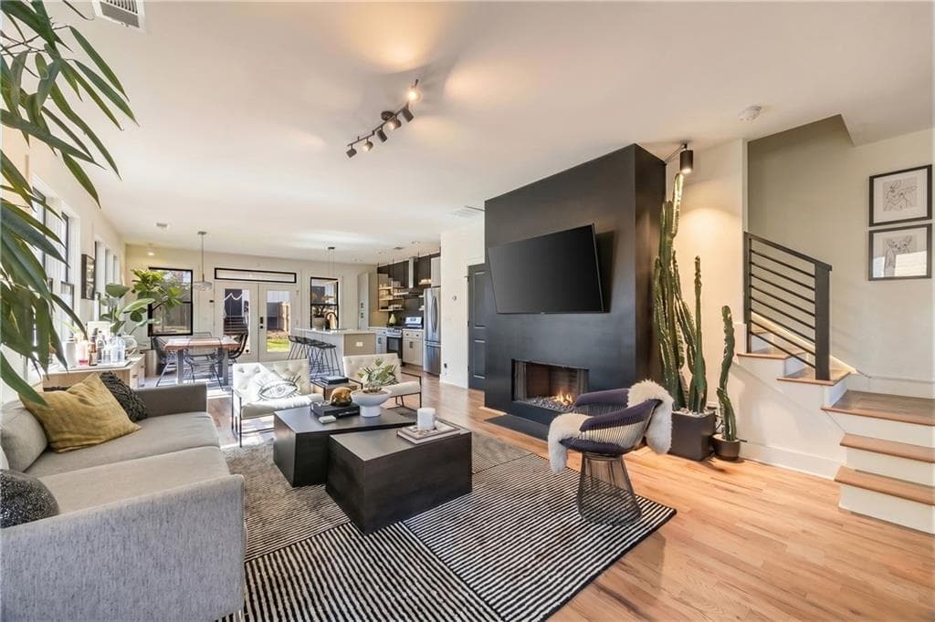 3 bedroom, 3 bathroom, 1,608 sq ft single family residence for rent at 593 Formwalt Street, Atlanta, GA 30312 for $3,300 a month — photo 5