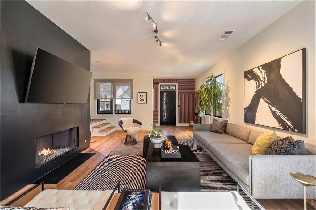 3 bedroom, 3 bathroom, 1,608 sq ft single family residence for rent at 593 Formwalt Street, Atlanta, GA 30312 for $3,300 a month — photo 7