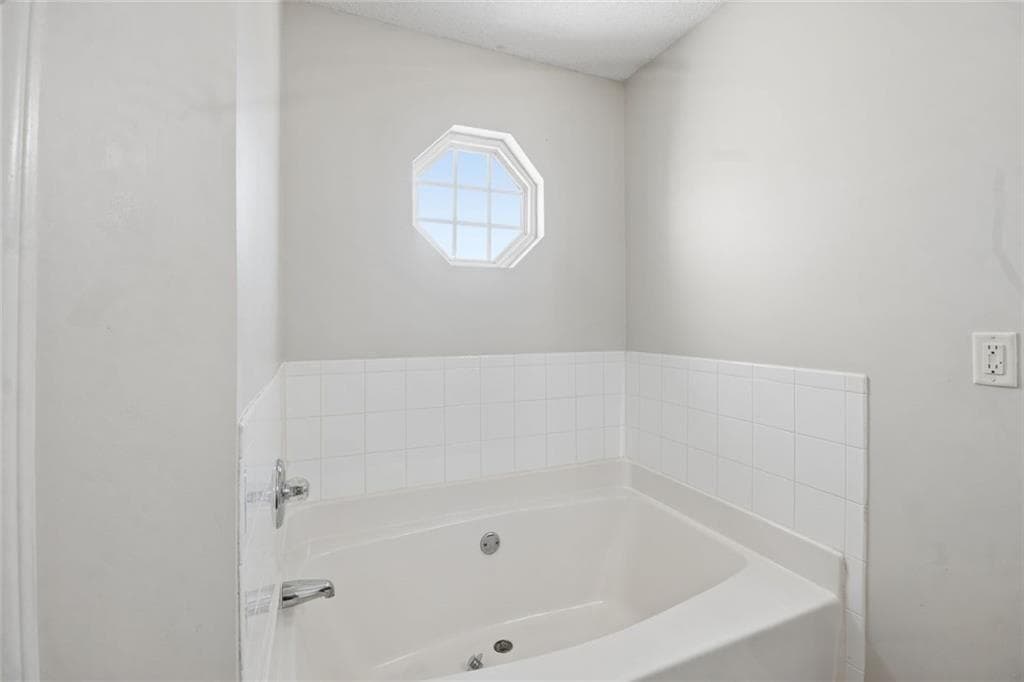 3 bedroom, 3 bathroom, 1,902 sq ft single family residence for sale at 1174 Brookstone Road, Atlanta, GA 30349 — photo 10