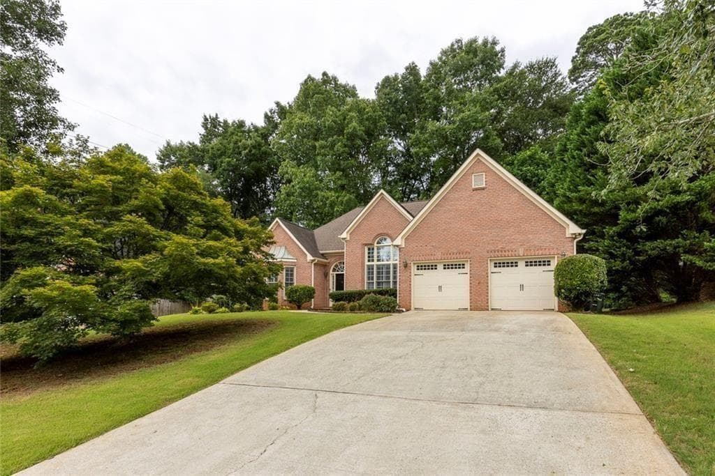 3 bedroom, 2 bathroom, 2,452 sq ft single family residence for sale at 3445 Fox Hollow Drive, Marietta, GA 30068 — photo 2